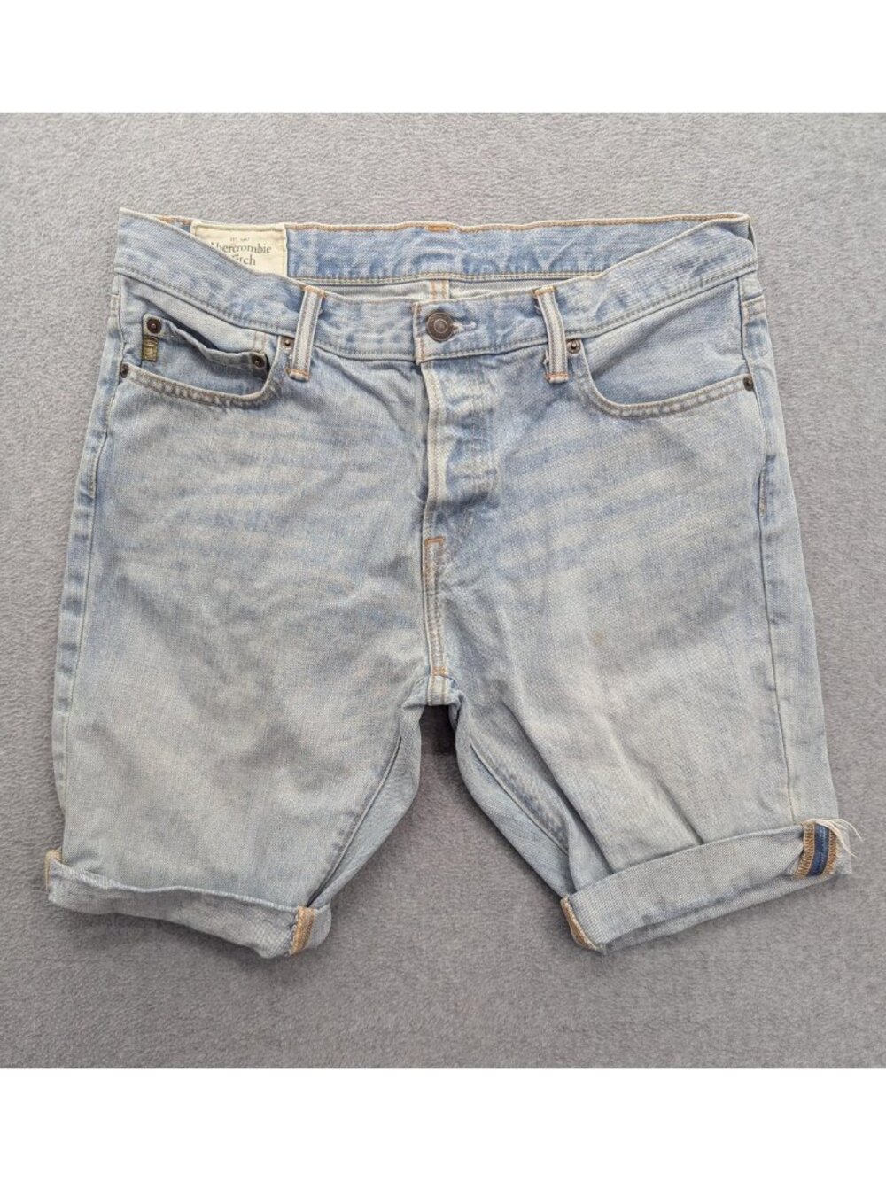 Abercrombie & Fitch Denim Shorts Mens 34 Blue Light Wash Button Fly 9 Inseam